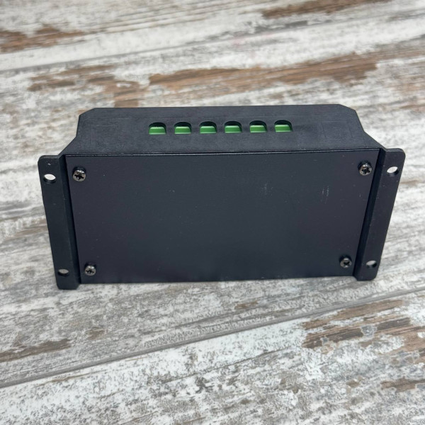 Контролер заряду сонячної батареї KW1230 ШІМ 12/24В 30А з LCD дисплеєм та USB виходами 5В для АКБ