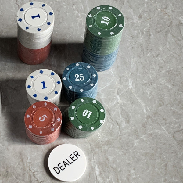 Набір фішок для покеру 100шт з номіналом та фішкою дилера в металевій коробці для гри вдома