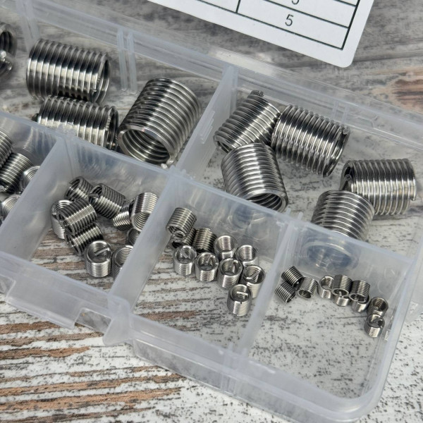 Набір різьбових вставок 60 шт у кейсі — футорки (ввертиші) з нержавіючої сталі M3–M12 для ремонту різьби