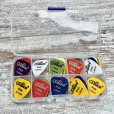 Універсальний комплект медіаторів для гітаристів Innotek Alice 60шт нейлон 0.58-1.5мм в кейсі