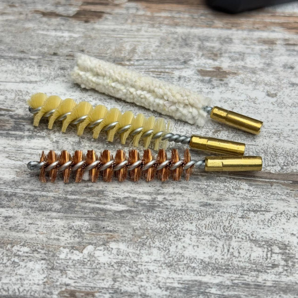 Компактний набір для чищення зброї 9 мм (.38), йоржики та насадки у кейсі для пістолетів і револьверів