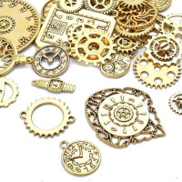 Набір декоративних шармів-підвісок у вигляді годинників, ~40 шт, метал золото, для рукоділля й декору