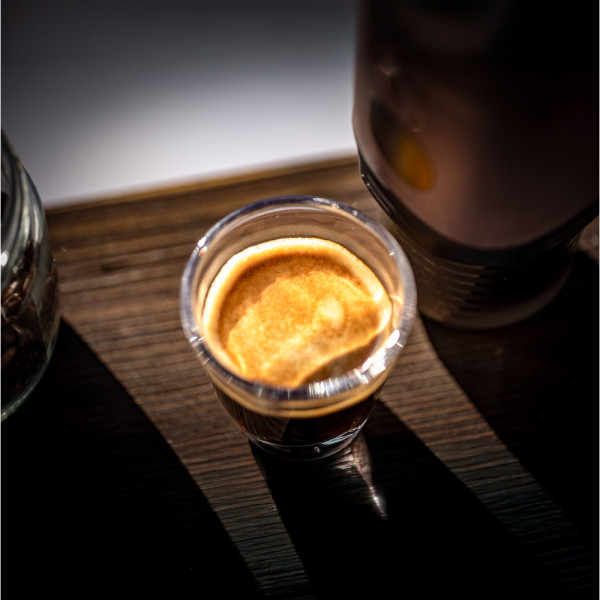 Портативна еспресо-кавоварка Wacaco Pixapresso, електрична, для меленої кави та капсул